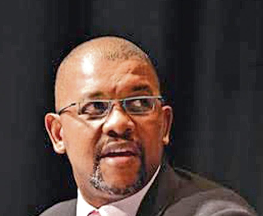 Dali Mpofu in trouble