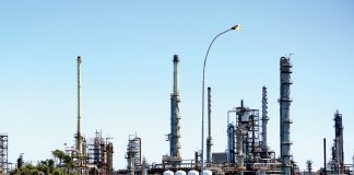 Angola's oil sector lures investors