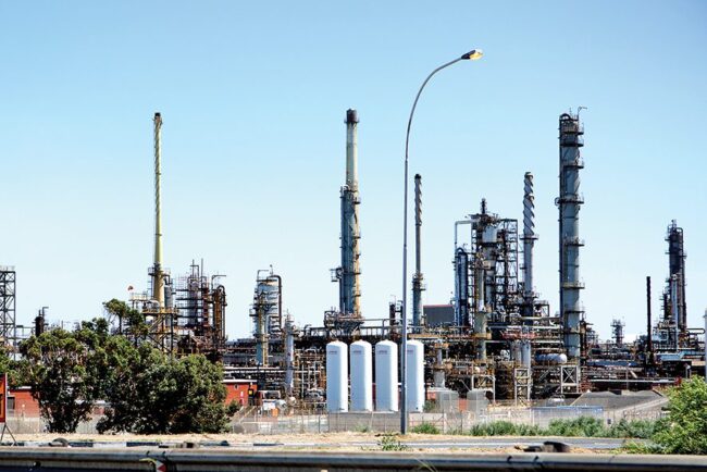 Angola's oil sector lures investors