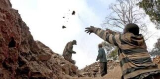 ‘It’s a tactic, miners not trapped underground’ 