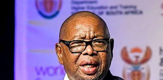 Higher Education minister Blade Nzimande has given assurance of his support to restore governance at the beleaguered University of Fort Hare.