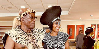 Zuma threatens daughter with expulsion