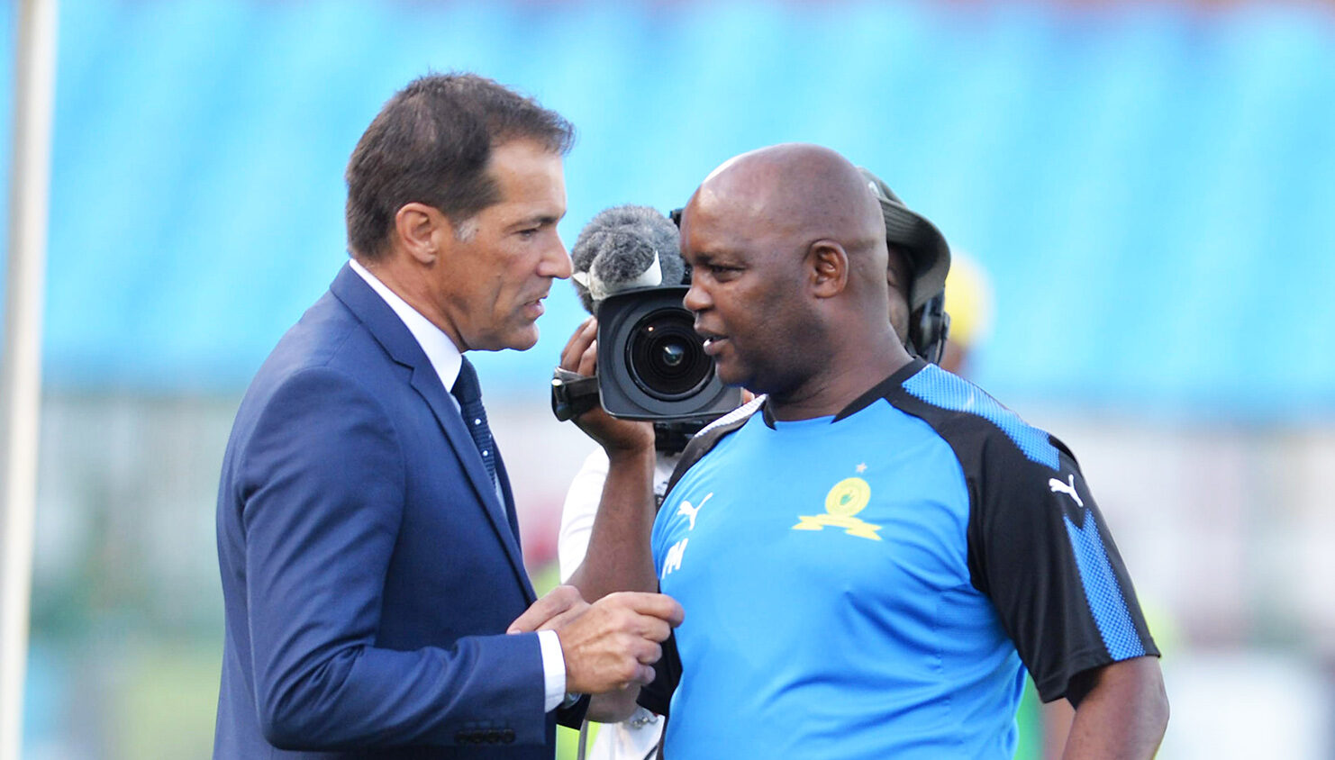De Sa chips in with advice for Pitso on football in Iran