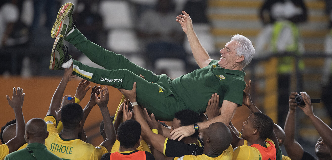 McKenzie defends Hugo Broos