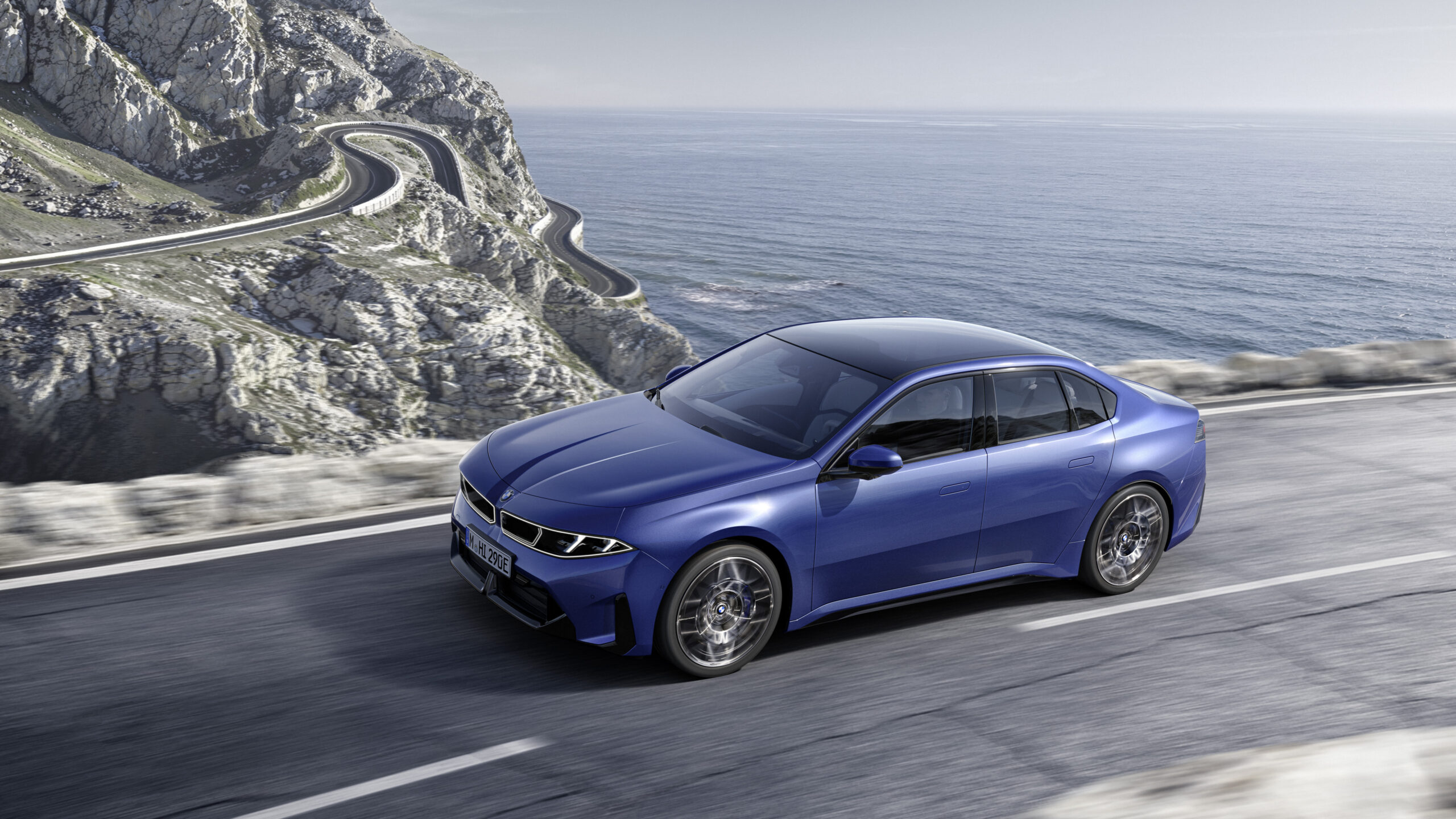 BMW unveils new i3