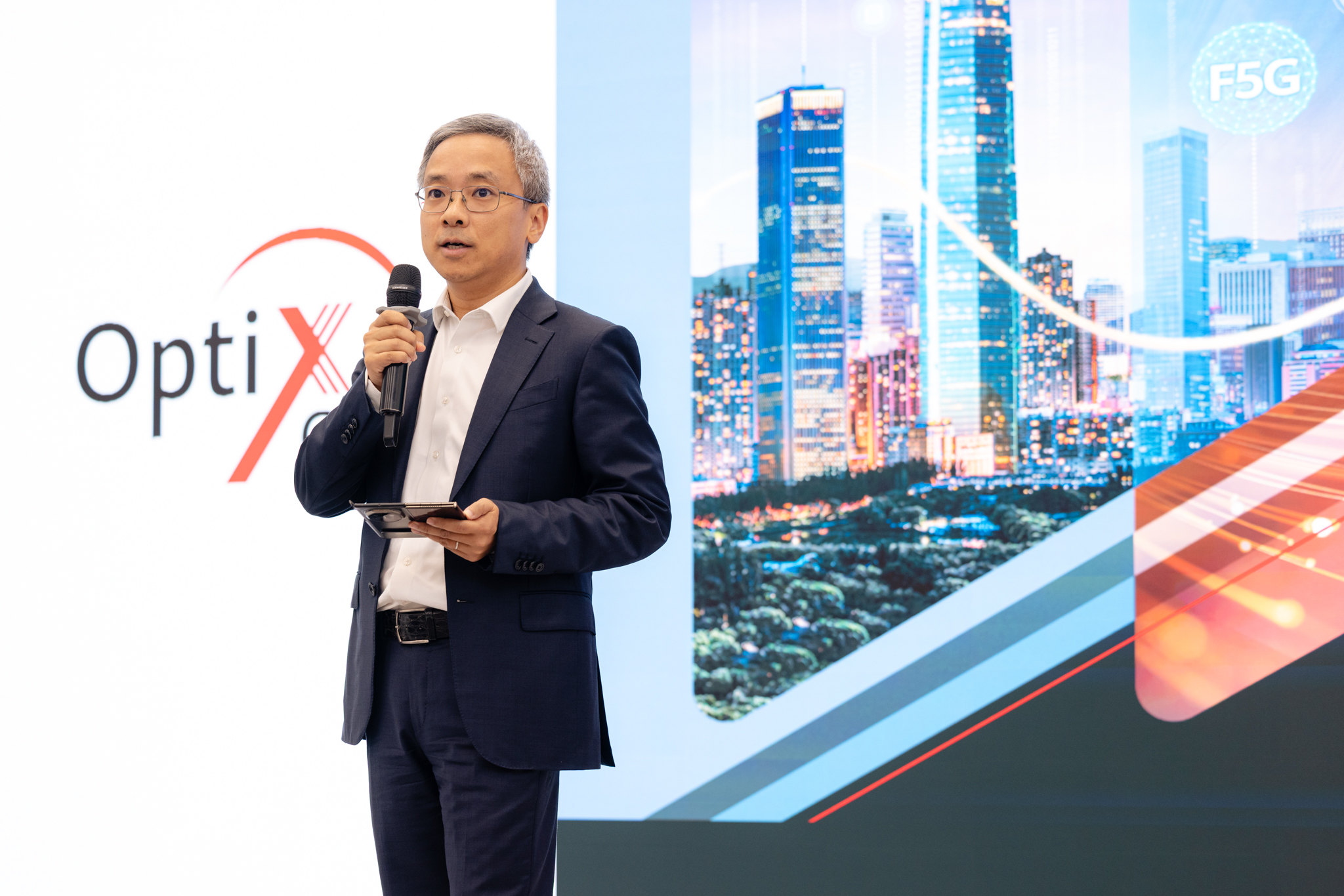 Huawei pushes AI