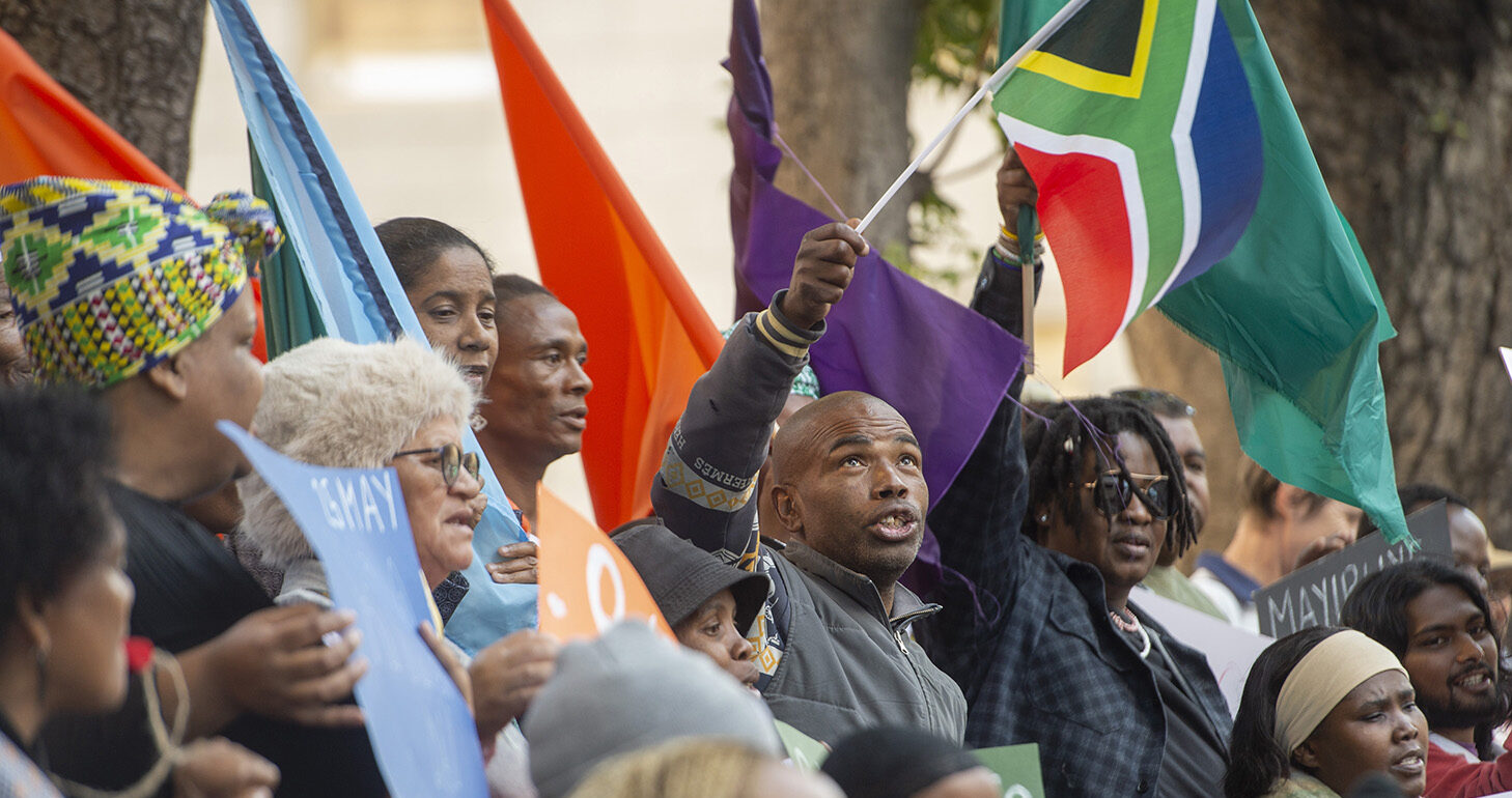 We can prioritise citizens and help asylum seekers