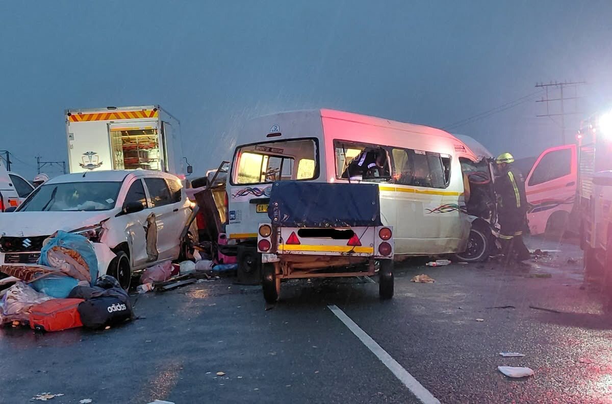 Crash scene on N1 in Western Cape.